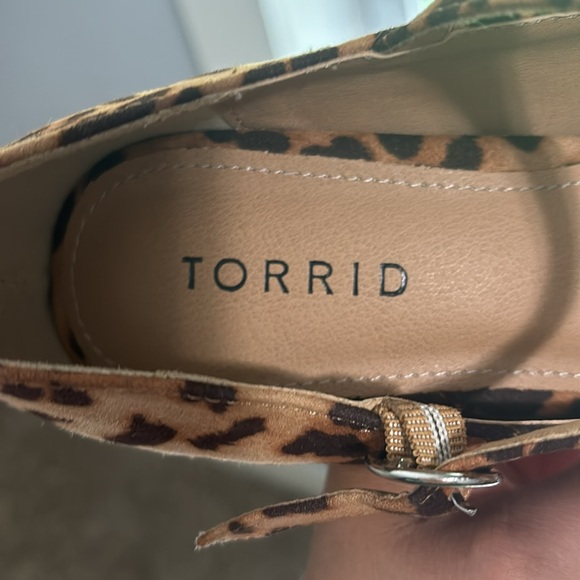 Mary Jane Leapoard Pump - Picture 5 of 9